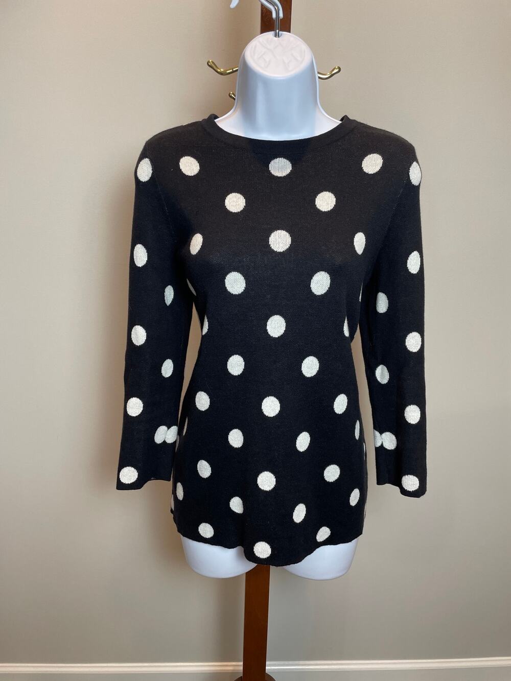 Ann Taylor Factory Sweater Size M Black White Polka Dot Faux Ruffle Shirt Tail